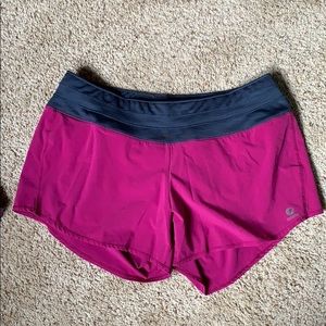 Oiselle Roga shorts